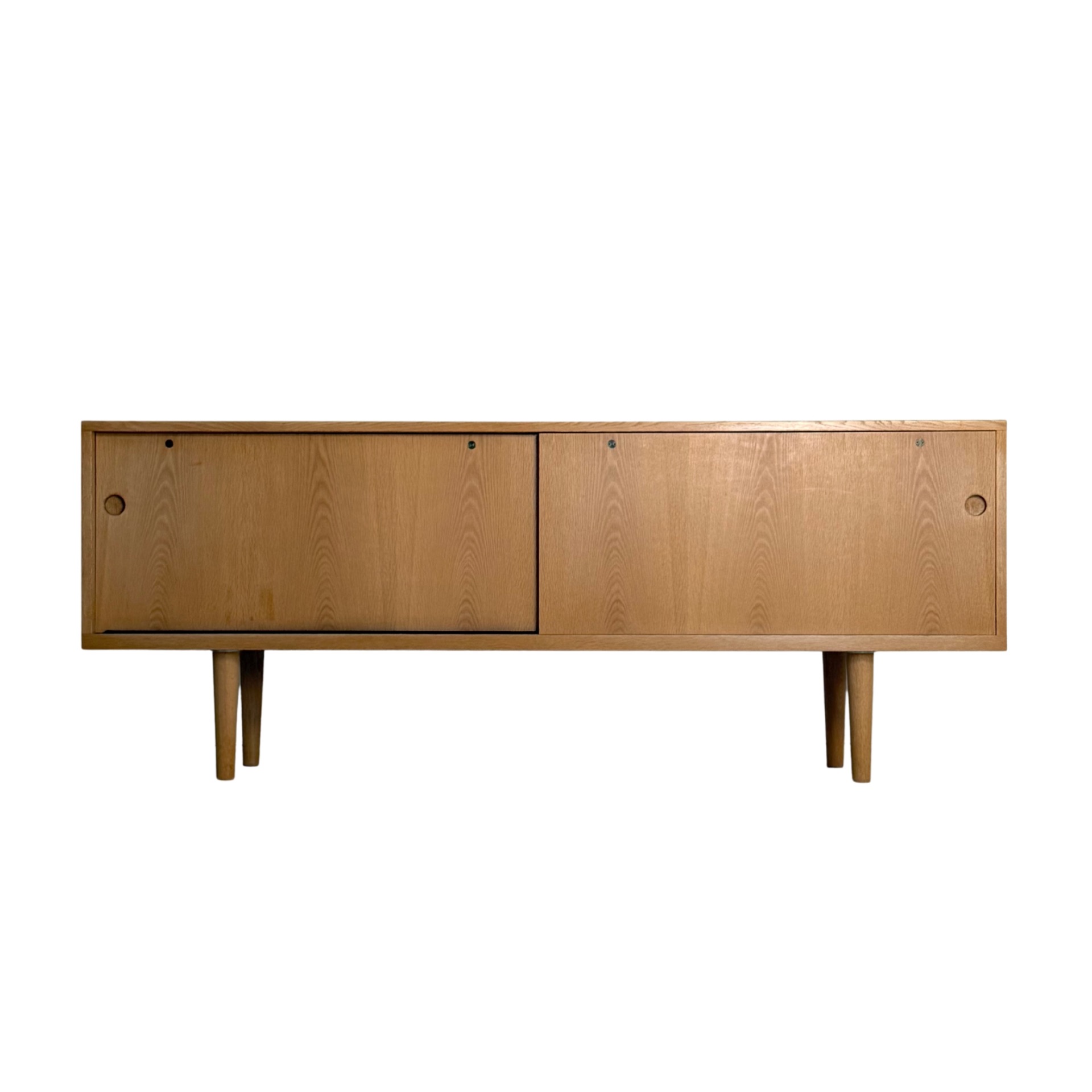 Hans J. Wegner RY-26 Sideboard – Oak, Danish Vintage | Gusta Design